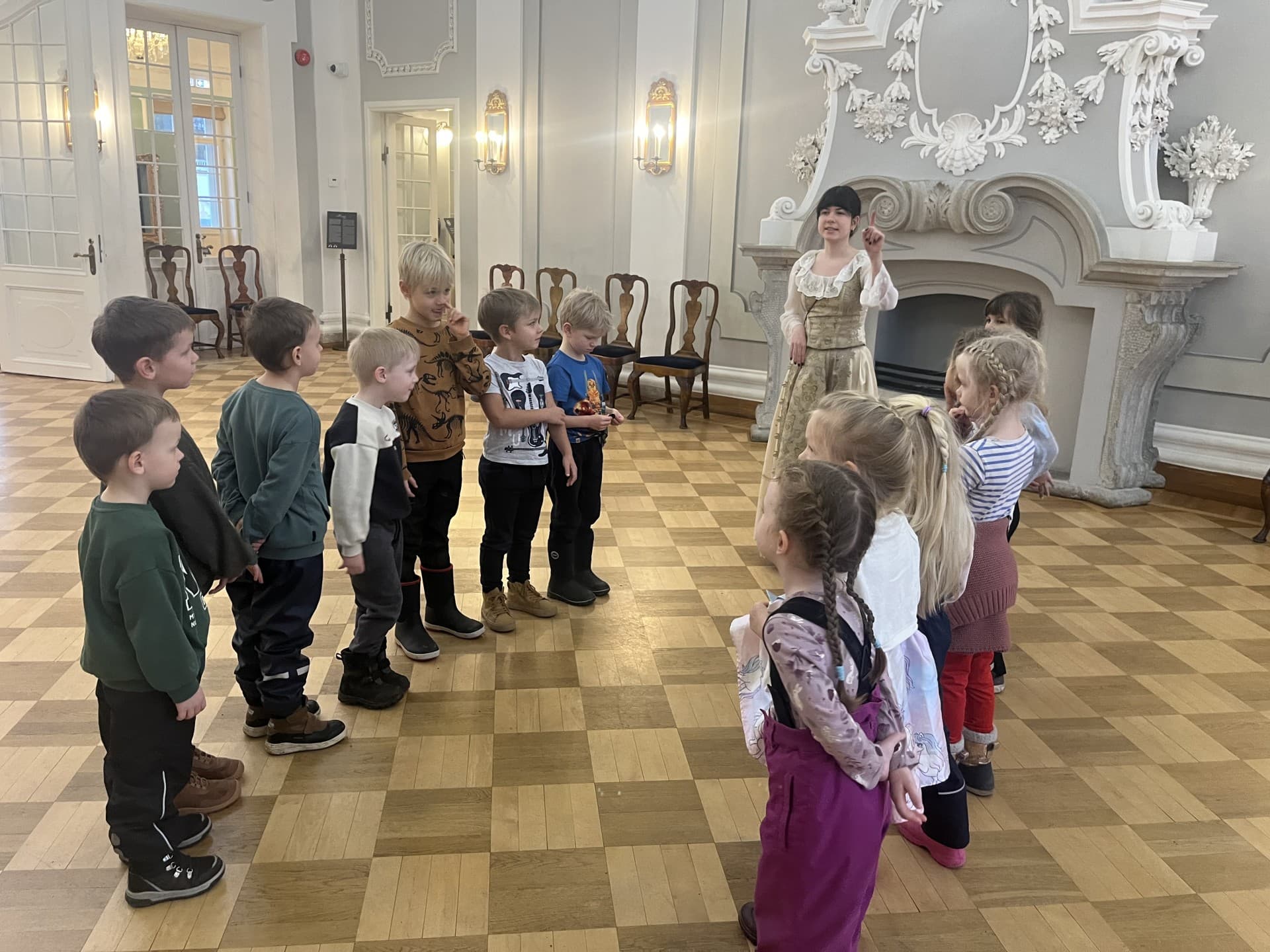 Lasteaia Misse rühm käis 30. jaanuaril Kadriorus lossitunnis.