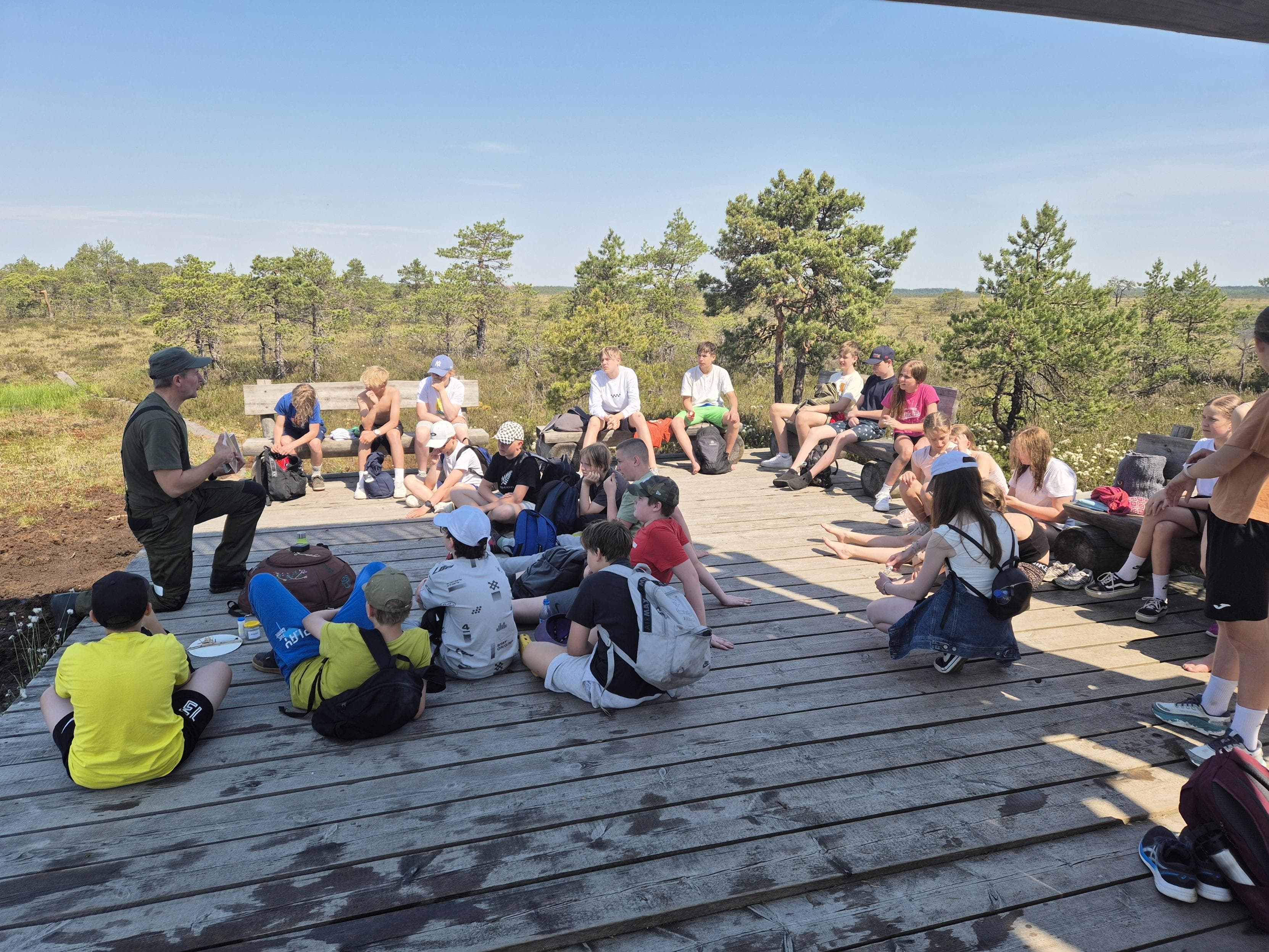 Kuuendad klassid Marimetsa matkarajal