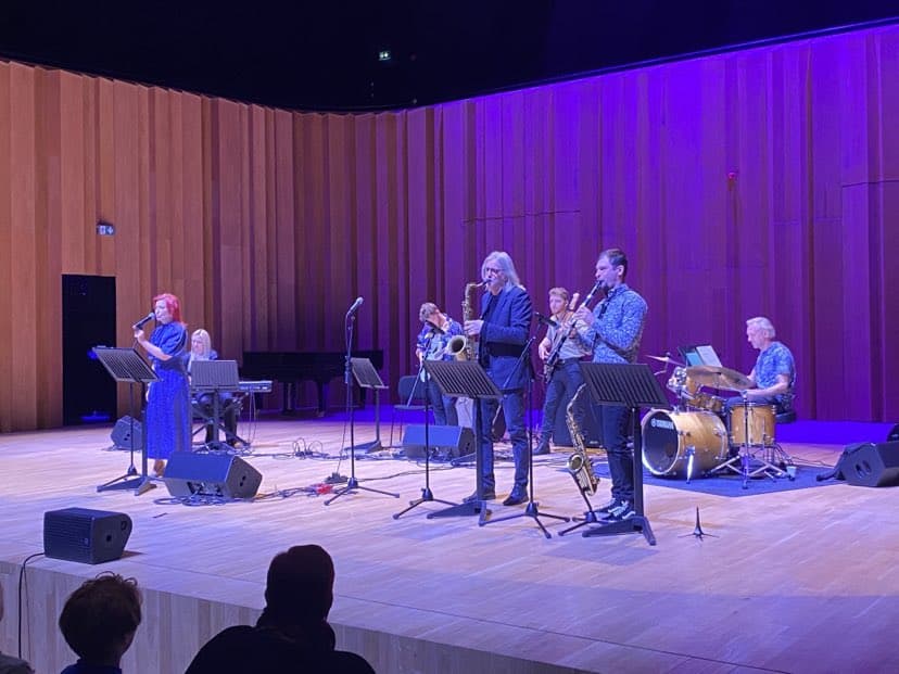 Muusikapäeva tähistamine rütmimuusika saatel