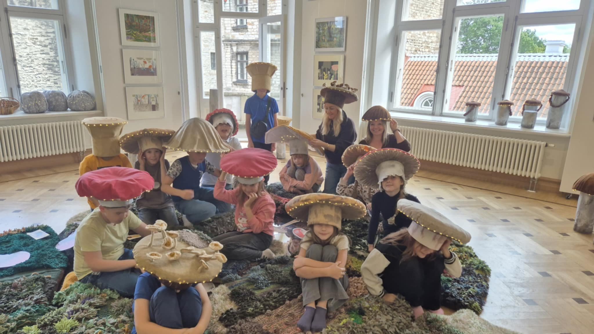 3a klass käis tutvumas põneva seeneriigiga Lastekirjanduse keskuses